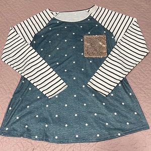 Boutique Brand long sleeve Shirt, Soft and stretchy, Size L